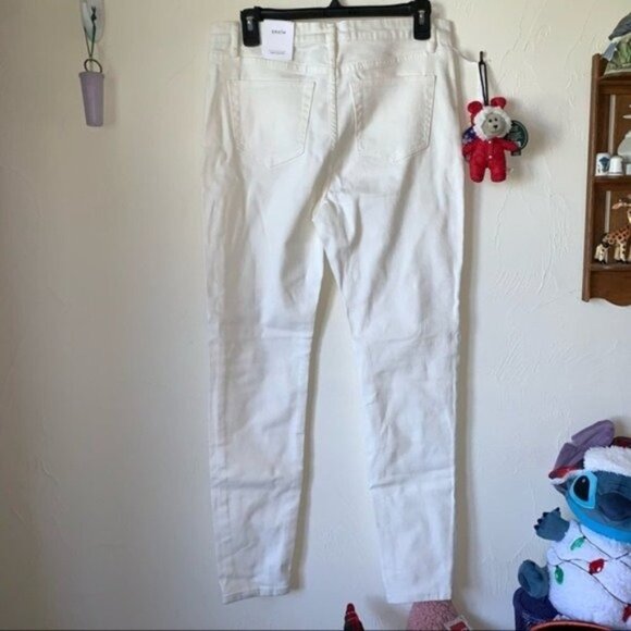 Shein Basics White Skinny Jeans High Rise Size 30 - Picture 9 of 9